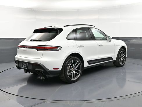 Used 2025 Porsche Macan AWD/4WD image 8
