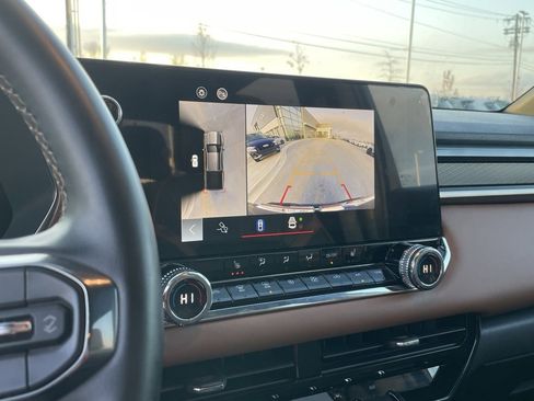 Used 2023 GMC Canyon AT4 w/ Technology Package image 16