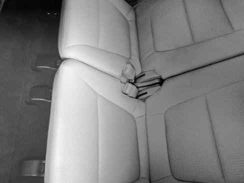 Used 2011 Kia Sorento LX w/ Convenience Pkg image 20