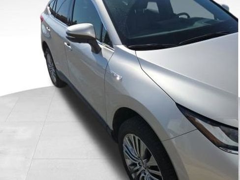 Used 2021 Toyota Venza Limited w/ Advanced Technology Package AWD/4WD image 9