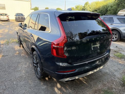 Used 2021 Volvo XC90 T5 Momentum w/ Climate Package AWD/4WD image 9
