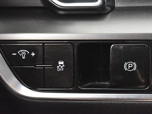 Certified 2025 Kia Sportage EX image 25