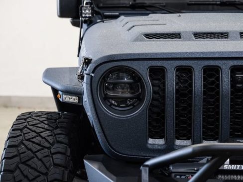 Used 2021 Jeep Wrangler Unlimited Rubicon AWD/4WD image 3
