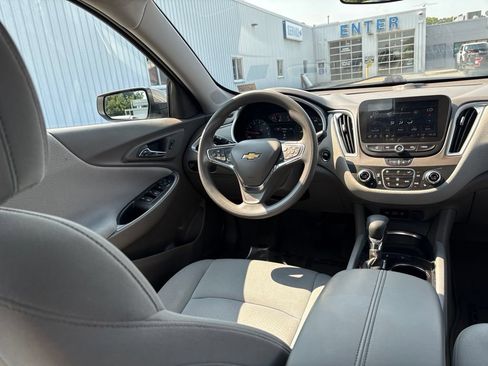 Used 2024 Chevrolet Malibu LT FWD image 9