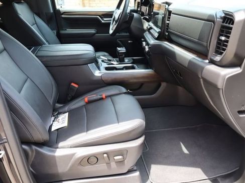 Used 2024 GMC Sierra 1500 SLT RWD image 16