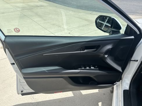 Used 2026 Toyota Camry SE FWD image 14