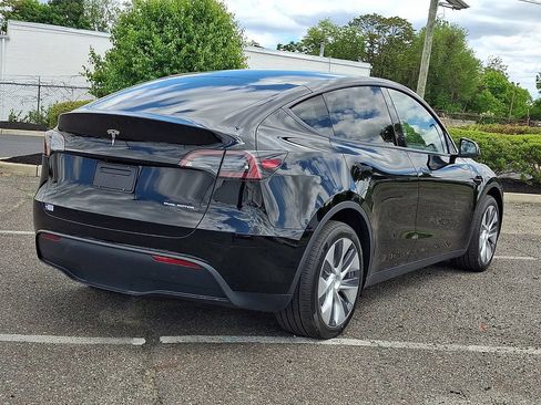Used 2023 Tesla Model Y Long Range AWD/4WD image 10