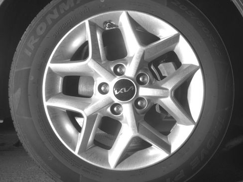 Used 2025 Kia Soul LX w/ LX Technology Package FWD image 20