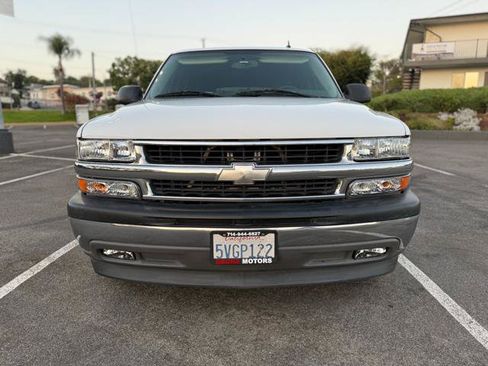 Used 2006 Chevrolet Suburban LS w/ Smart Select Package RWD image 12