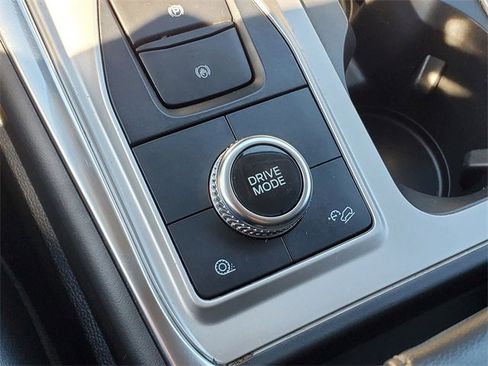 Certified 2022 Ford Explorer XLT w/ Equipment Group 202A image 23