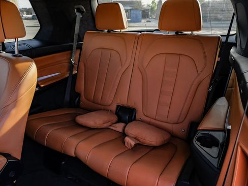 Used 2021 BMW X7 M50i w/ Executive Package image 46