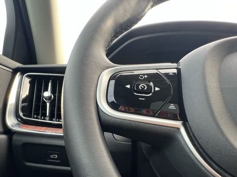 Certified 2025 Volvo V60 B5 Cross Country Plus AWD/4WD image 12
