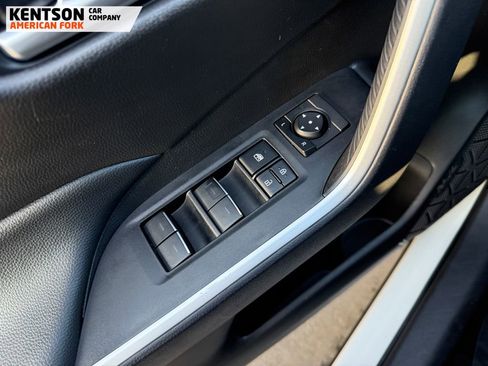 Used 2025 Toyota RAV4 XLE image 22