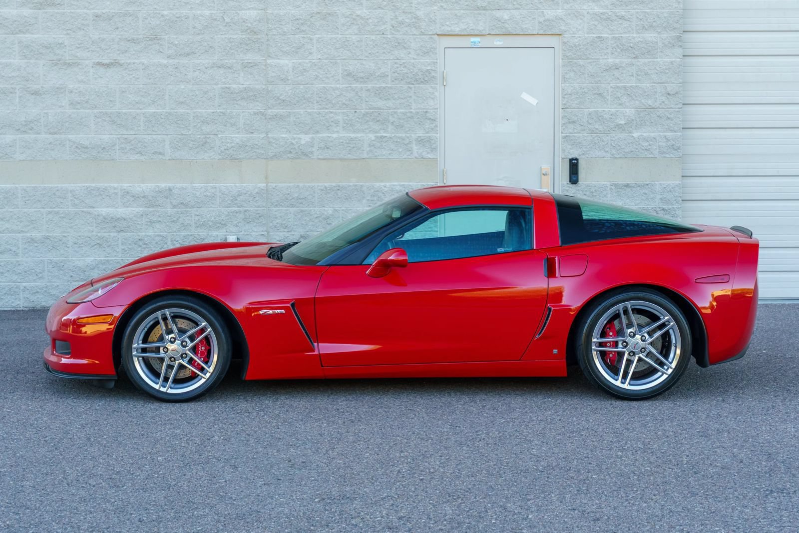 Used 2006 Chevrolet Corvette Z06 w/ Preferred Equipment Group RWD image 27