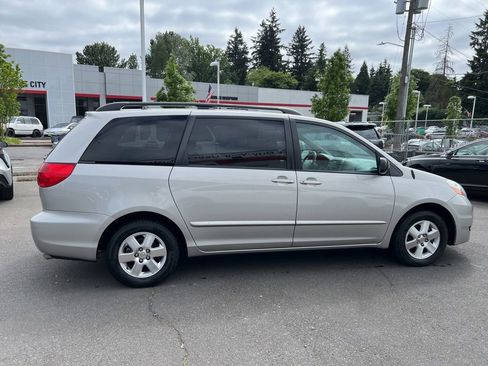 Used 2007 Toyota Sienna LE FWD image 3