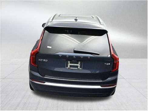 New 2026 Volvo XC90 T8 Ultra w/ Protection Package Premier AWD/4WD image 16