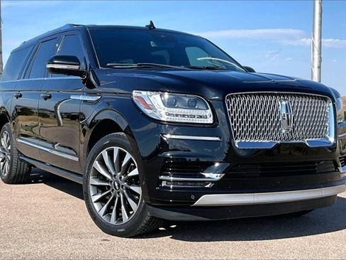 Used 2021 Lincoln Navigator L Reserve w/ Luxury Package AWD/4WD image 3