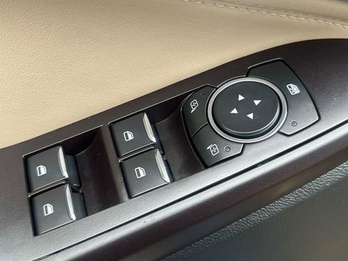 Used 2020 Ford Explorer XLT w/ Equipment Group 202A image 25