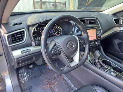 Used 2021 Nissan Maxima 3.5 SV w/ Floor Mat Group FWD image 12