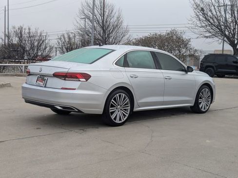 Used 2020 Volkswagen Passat 2.0T SE w/ Sunroof Package image 6