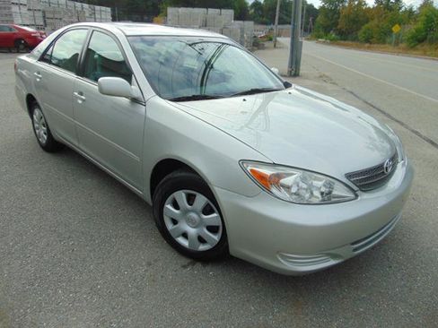 Used 2004 Toyota Camry LE FWD image 19