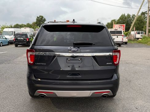 Used 2017 Ford Explorer Limited w/ Equipment Group 301A AWD/4WD image 12