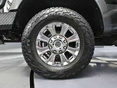 Used 2017 Ford F350 Lariat w/ Lariat Ultimate Package image 19