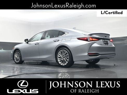 Certified 2023 Lexus ES 300h Ultra Luxury w/ Accessory Package (Z2) image 18