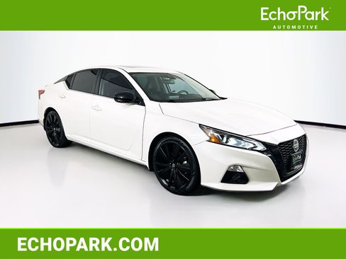Used 2022 Nissan Altima 2.5 SR w/ Midnight Edition Package FWD image 1