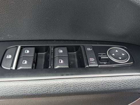 Used 2020 Kia Soul S FWD image 14