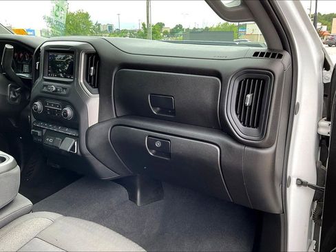 Used 2025 Chevrolet Silverado 2500 Custom w/ Custom Value Package AWD/4WD image 15