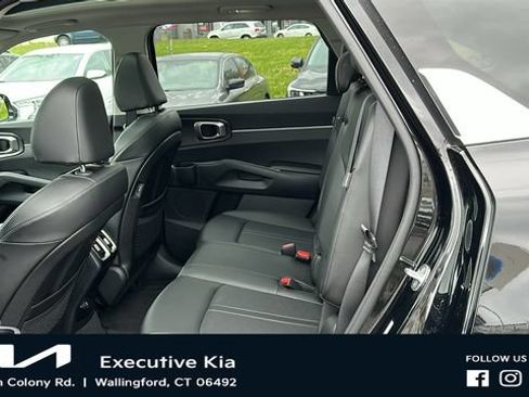 Certified 2024 Kia Sorento S w/ Panoramic Sunroof Package AWD/4WD image 23