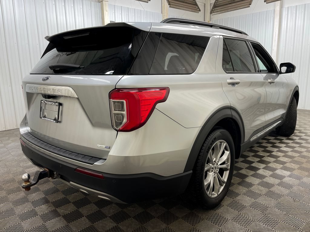 Used 2020 Ford Explorer XLT w/ Equipment Group 202A AWD/4WD image 21