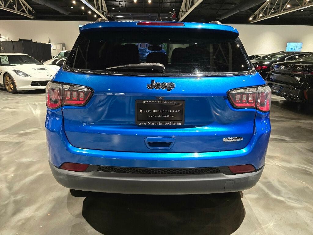 Used 2017 Jeep Compass Latitude w/ Popular Equipment Group FWD image 6