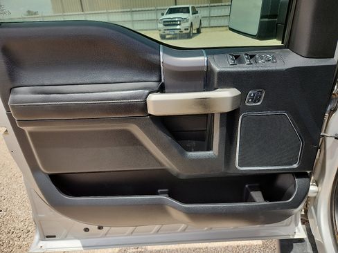 Used 2016 Ford F150 Lariat AWD/4WD image 11
