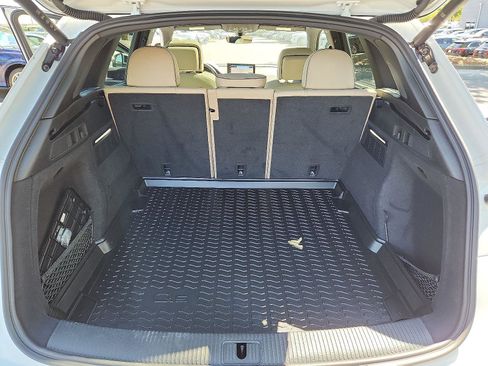 Used 2025 Audi Q5 Prestige w/ Prestige Package image 29