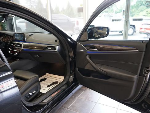 Used 2018 BMW 540i xDrive AWD/4WD image 46