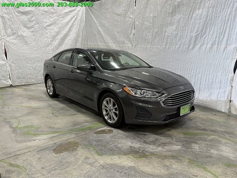 Used 2020 Ford Fusion SE FWD image 2