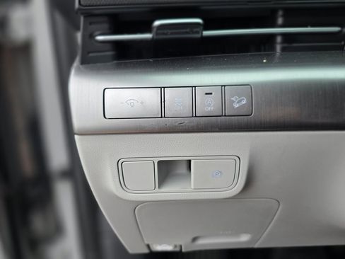 Certified 2025 Hyundai Kona SE FWD image 36