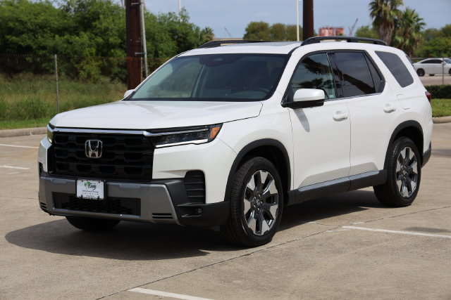 New 2026 Honda Pilot Touring image 3