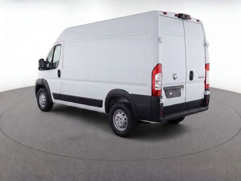 Used 2024 RAM ProMaster 2500 w/ Convenience Group FWD image 4