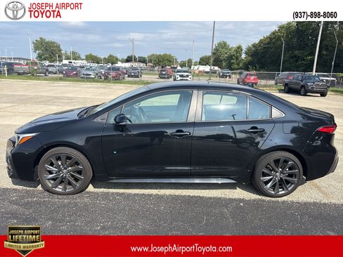 Used 2025 Toyota Corolla SE FWD image 1