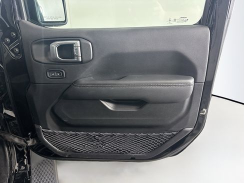 Used 2023 Jeep Wrangler Sahara w/ Cold Weather Group image 32