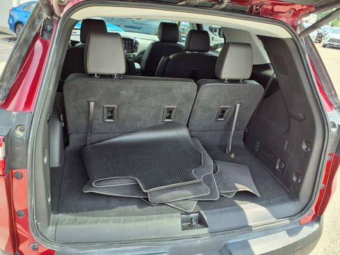 Used 2021 Chevrolet Traverse LT FWD image 30