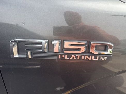 Used 2017 Ford F150 Platinum w/ Equipment Group 701A Luxury AWD/4WD image 3