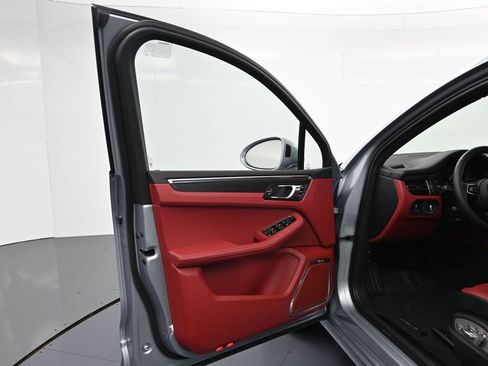 New 2026 Porsche Macan GTS image 16