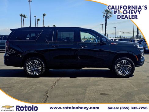 Used 2025 Chevrolet Suburban Z71 image 8