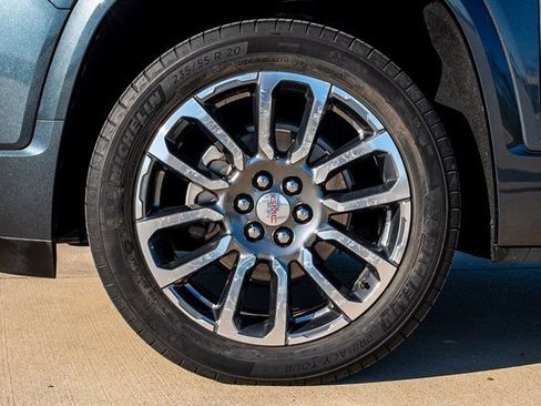 Used 2020 GMC Acadia Denali w/ Technology Package image 6