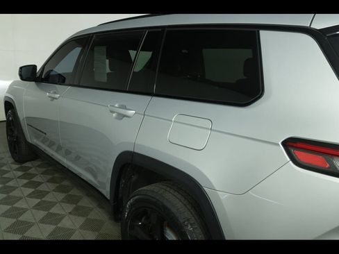Used 2023 Jeep Grand Cherokee L Laredo AWD/4WD image 20