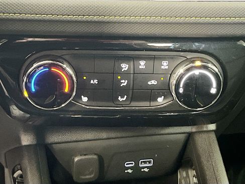Used 2024 Chevrolet TrailBlazer ACTIV w/ Driver Confidence Package AWD/4WD image 15